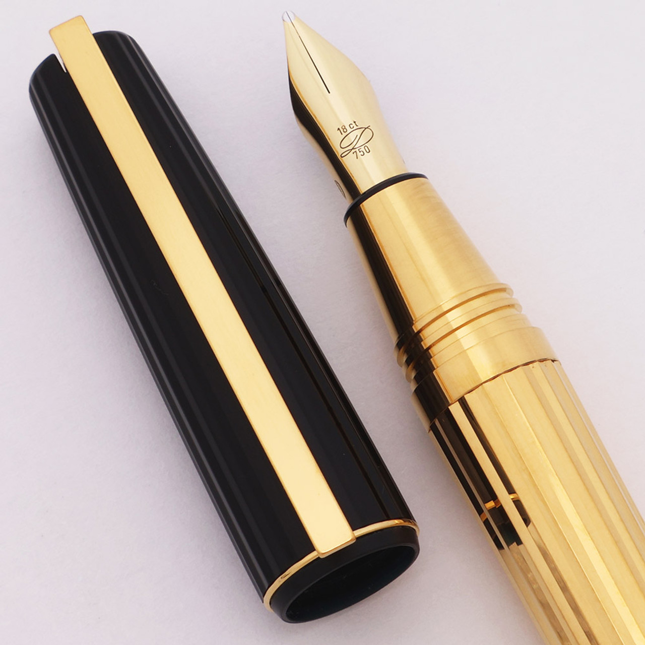 S.T. Dupont ブラック ゴールド 万年筆 18k S.T. Dupont Black and Gold Olympio Fountain Pen | Airline Intl