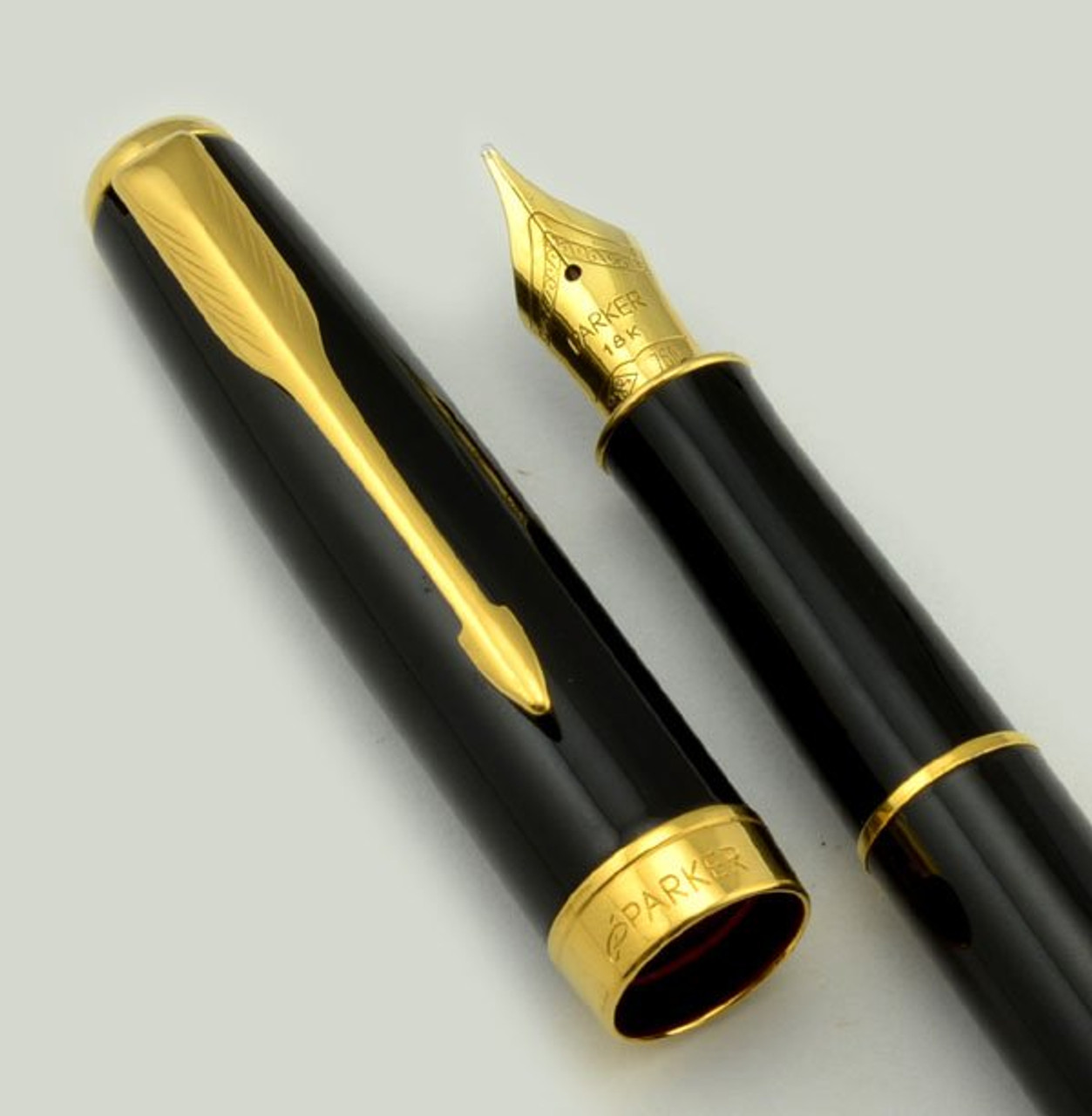 Parker Fountain Pen 2003, Black Lacquer w Gold Trim, 18k Medium Nib (Mint) Peyton