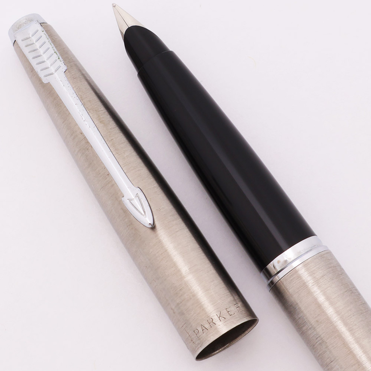 Parker 45 Flighter Fountain Pen (1970-79) -  Chrome Trim,  Fine Nib (Excellent, Works Well) Parker 45 Flighter Fountain Pen (1970-79) -  Chrome Trim,  Fine Nib (Excellent, Works Well)