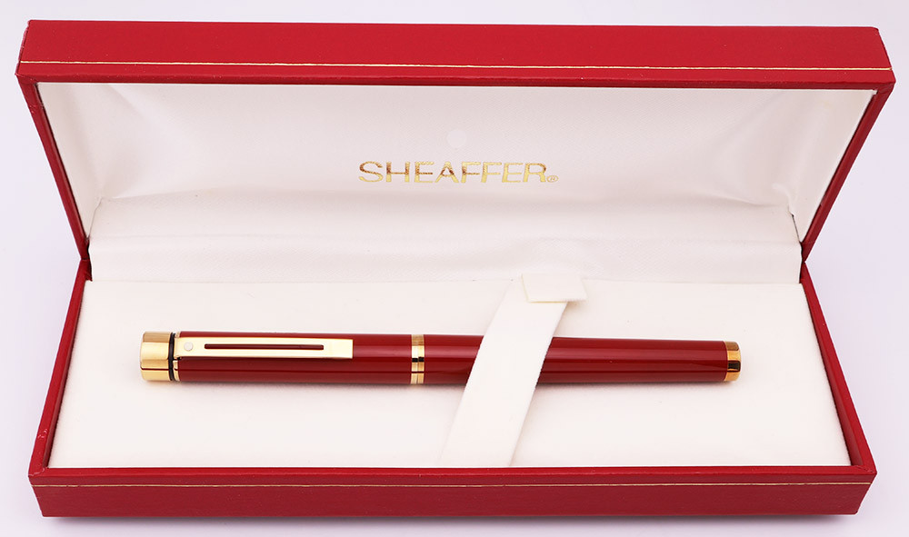 Sheaffer 万年筆 Targa赤漆 14Kペン先 Sheaffer TARGA 1021 Fountain Pen - Laque Imperial Red, 14k Stub