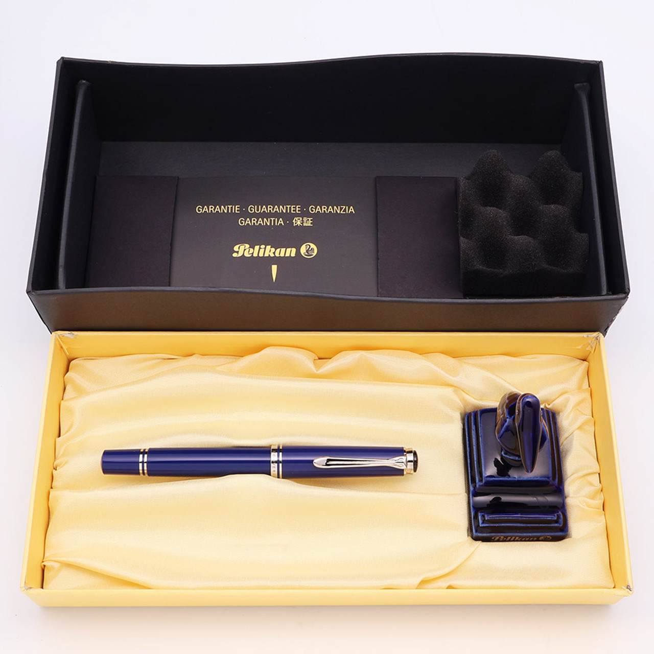 Pelikan M605 Souveran Fountain Pen (2003) - Solid Blue w Rhodium Plated Trim, Pelikan Statue, Piston Filler, 14k Fine Nib (Excellent + in Box, Works Well)
