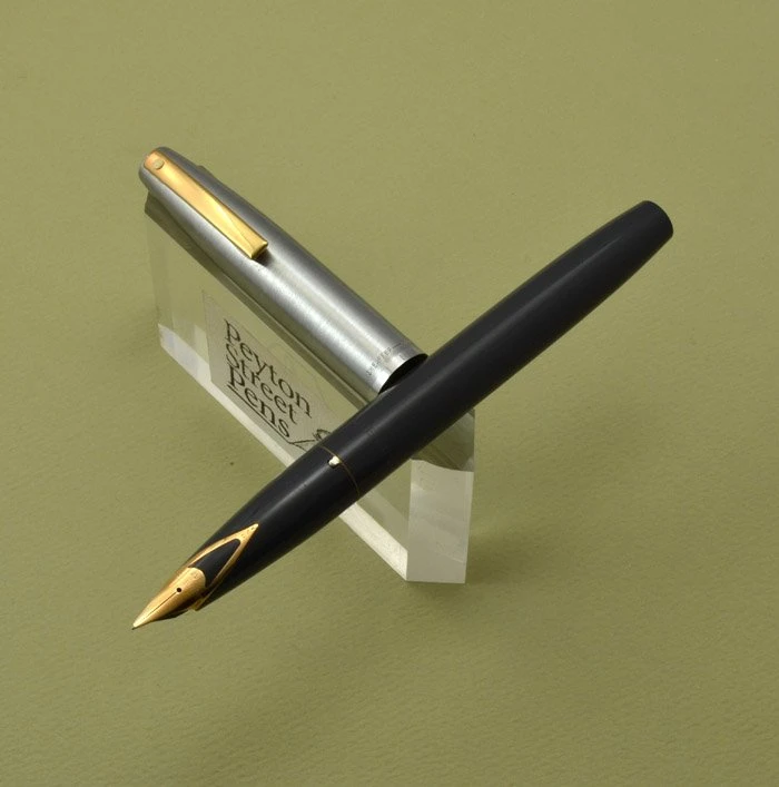 Sheaffer 440 XG Fountain Pen - 14k Inlaid Nib, Converter/Cartridge (New Old Stock)
