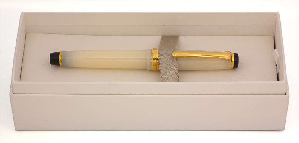 Sailor Pro Gear Slim Shikiori Fountain Pen - Four Seasons "Meigetsu" (Ivory Lame) w/Gold Trim,  C/C, M-F 14k Nib (Like New In Box)