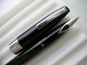 Sheaffer 330 (Imperial) Fountain Pen 