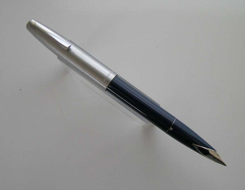 Sheaffer 440 (Imperial) Fountain Pen - V-Shaped Inlaid Nib (New Old Stock)