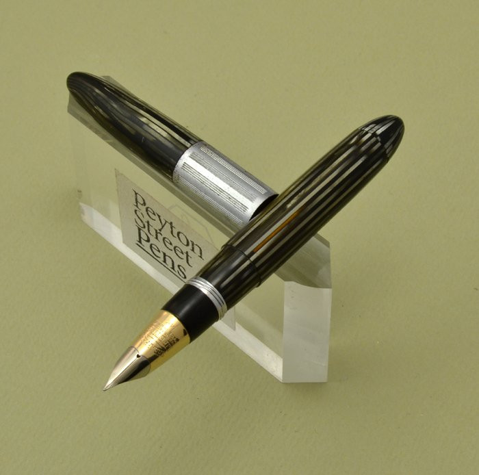 Sheaffer Lifetime Tuckaway 1250 Fountain Pen - 1942, Grey Striated, Fine, Vac-Fil (Excellent, Restored)