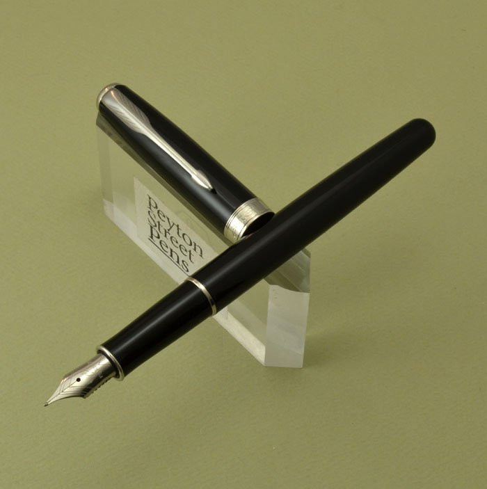 Parker SONNET Fountain Pen -  Black Lacquer, CT, Steel Fine Nib (Mint in Box)