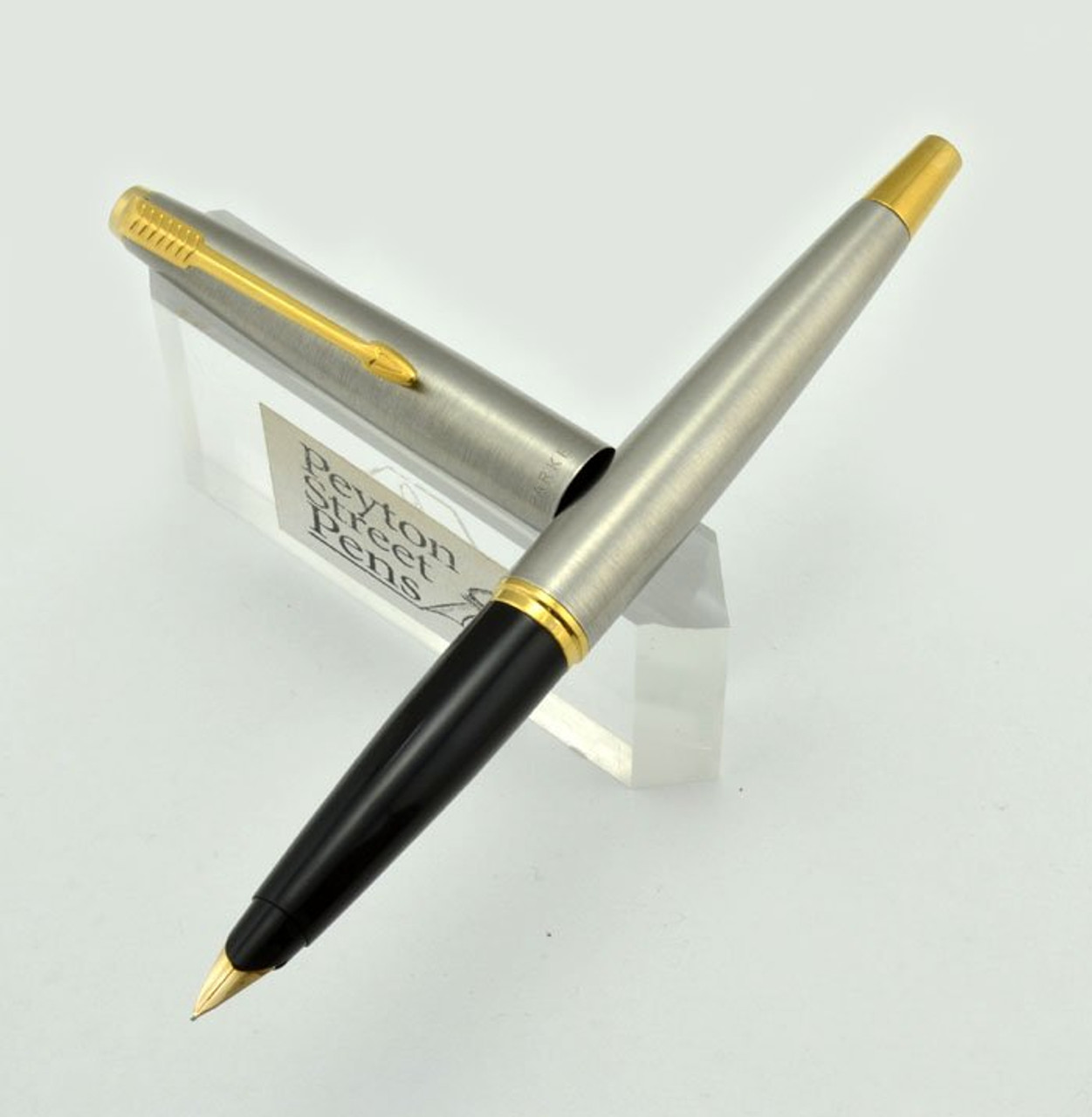 Parker 45 Flighter Fountain Pen - Gold Trim, 14k Fine Nib (Excellent, Converter)