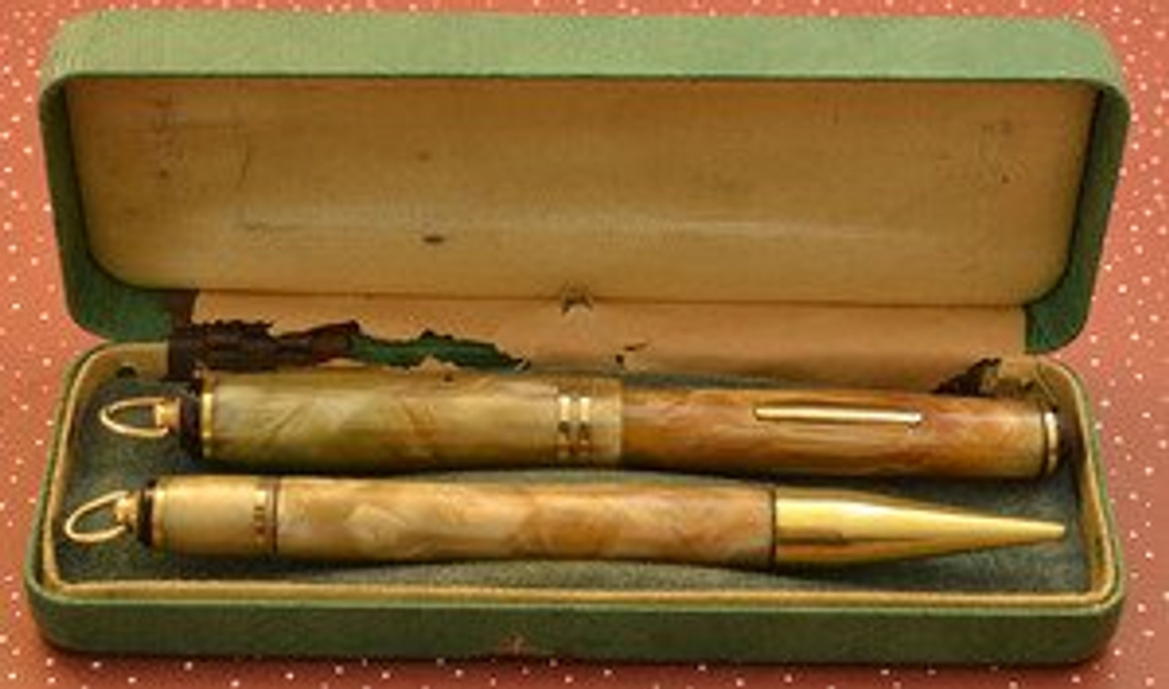 Carters Pearltex Pen Set - Ring Top, Superwear Nib (Lovely in Box)