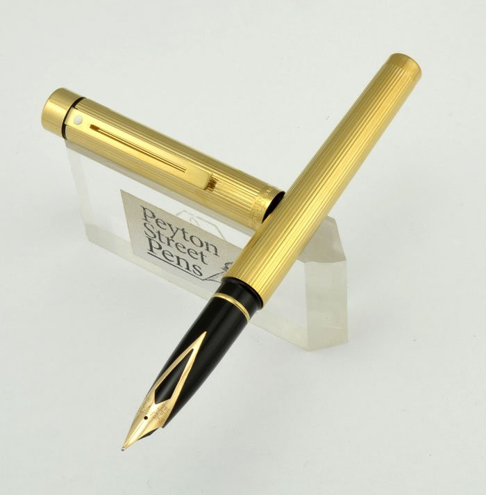Sheaffer Targa 1005 Fountain Pen - Gold Fluted, Medium (Very Nice
