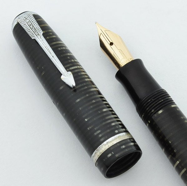 Parker Vacumatic Fountain Pen 1942, Single Jewel, Deb Size, Grey