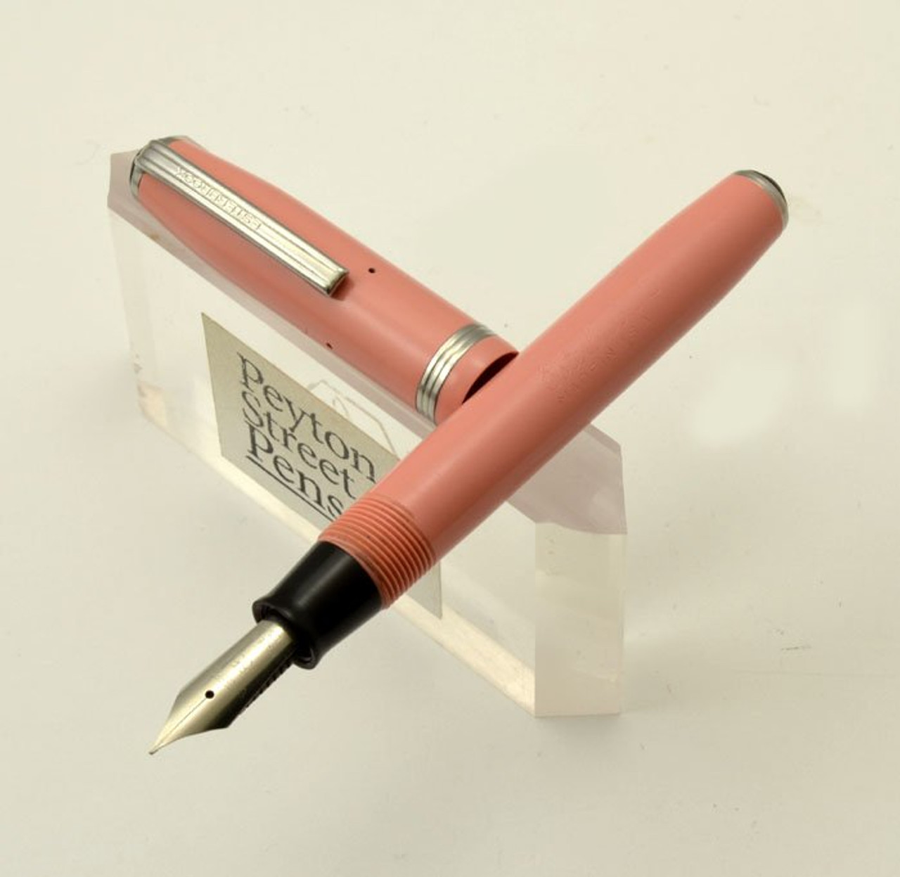 Esterbrook Pastels Fountain Pen (1st Gen.) - Pink, 1551 Firm Medium (Very Nice, Restored) Esterbrook Pastels Fountain Pen (1st Gen.) - Pink, 1551 Firm Medium (Very Nice, Restored)