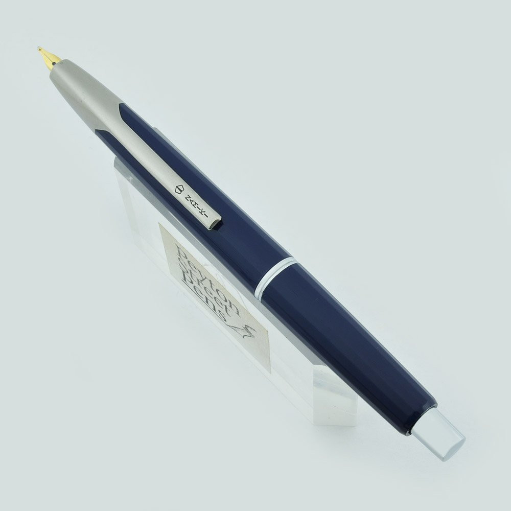 Pilot Namiki Vanishing Point - Retired Faceted Blue and Silver