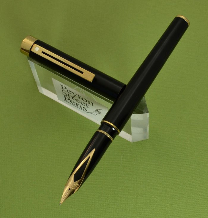 Sheaffer TARGA 1003 Matte Black Fountain Pen - Later Version, 14k