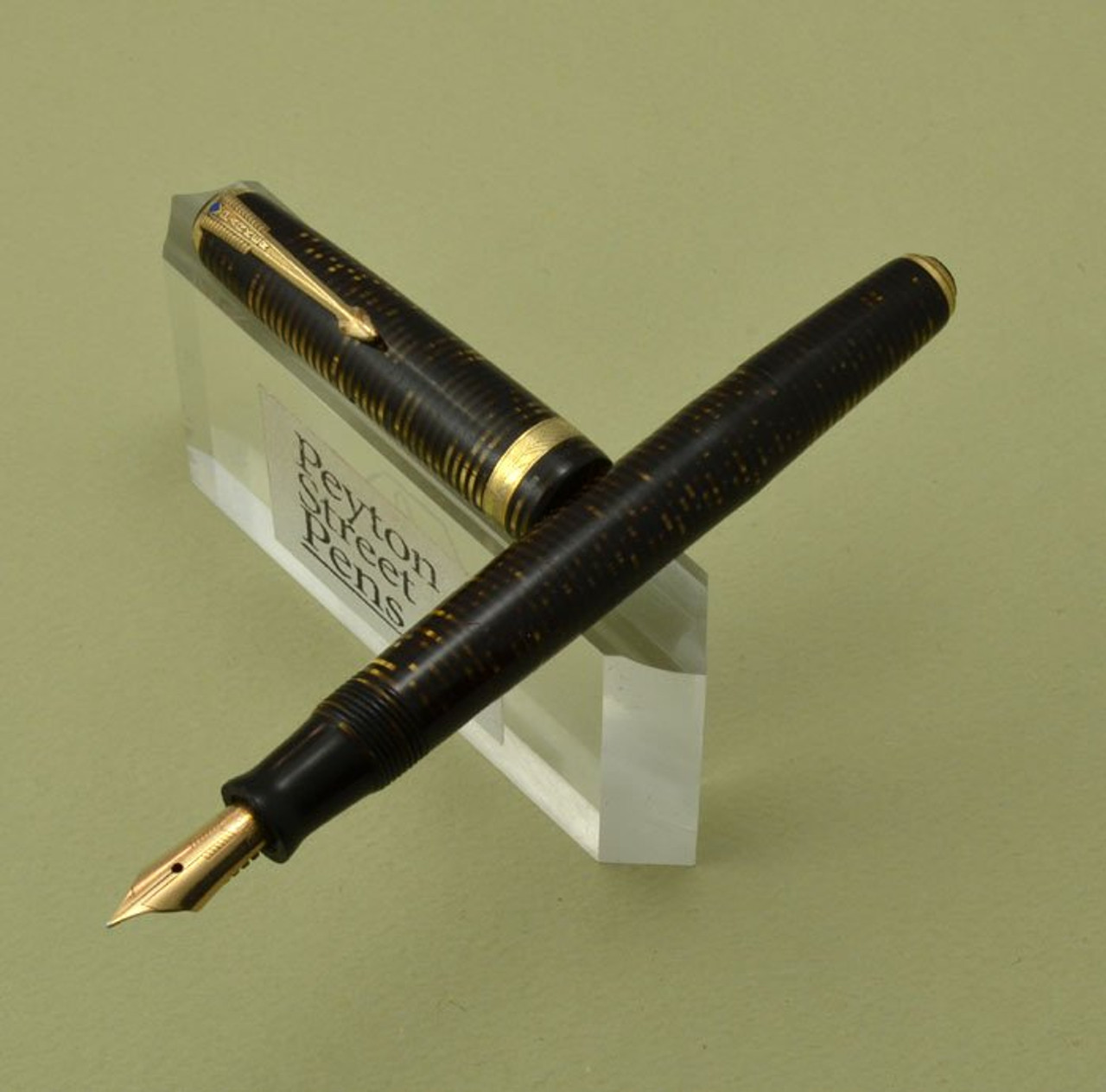 Parker Vacumatic Fountain Pen -  Double Striped Jewel Sub-Deb, 1940, Golden Pearl (Excellent, Restored)