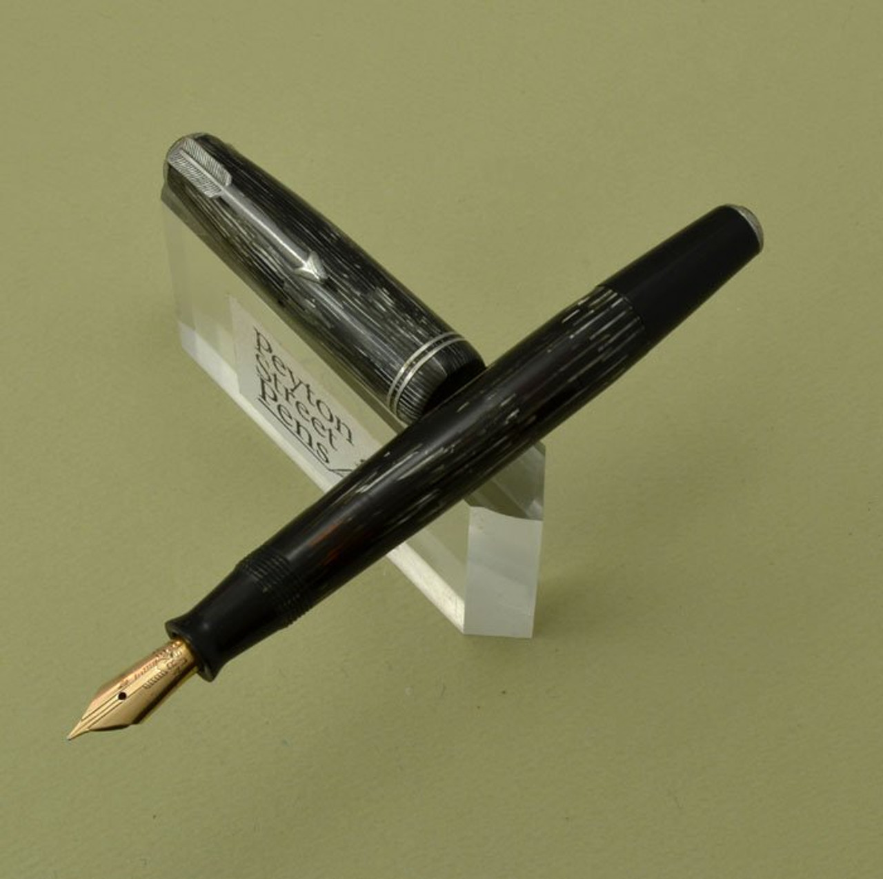 Parker Vacumatic Shadow Wave Fountain Pen - 1939 Double Jewel, Grey (Excellent, Restored)