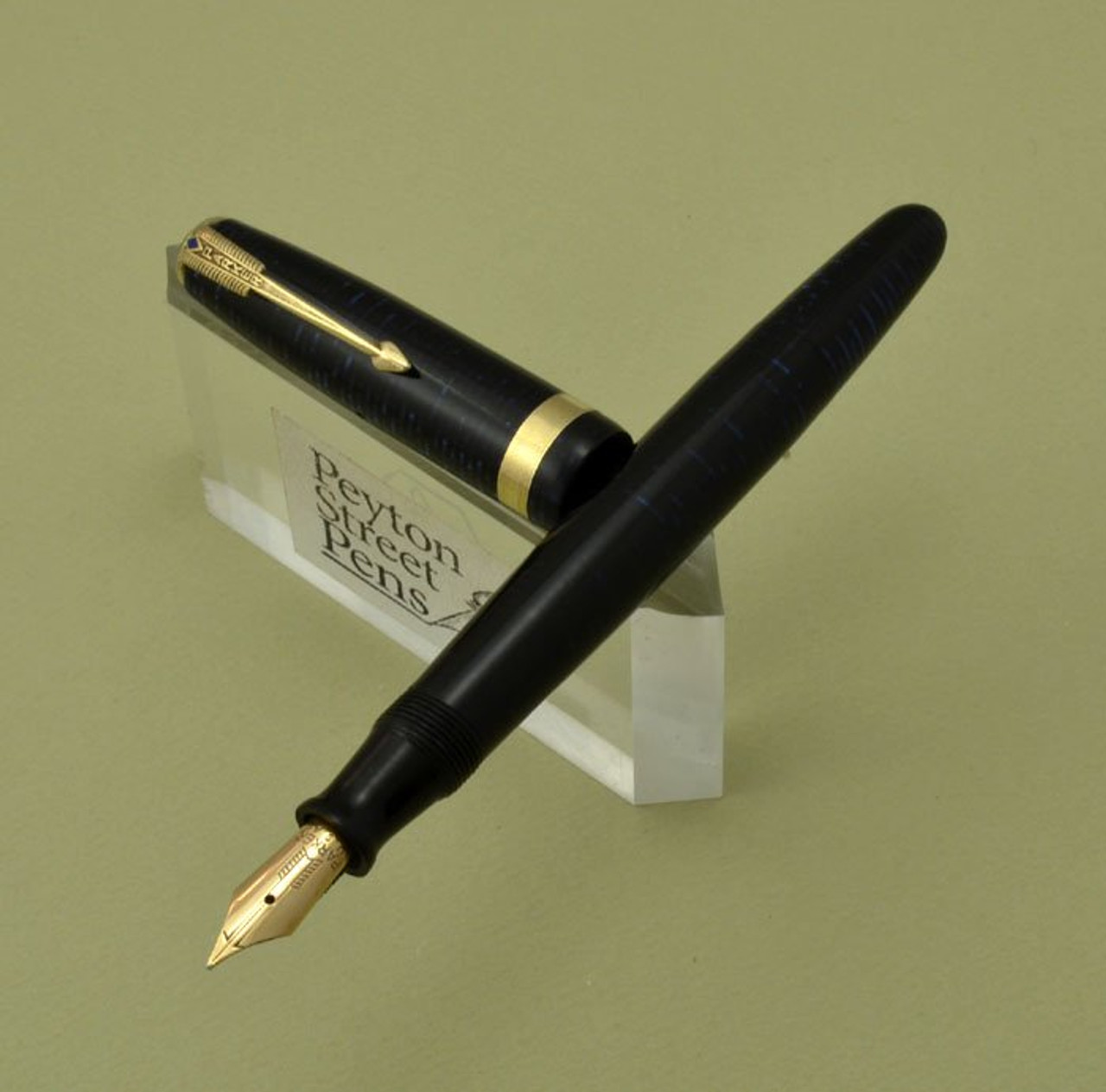 Parker Vacumatic Fountain Pen - Azure Blue, Fine Semi-Flex Nib (Excellent, Restored) Parker Vacumatic Fountain Pen - Azure Blue, Fine Semi-Flex Nib (Excellent, Restored)