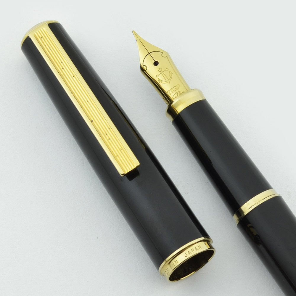 Sailor Somiko Fountain Pen - Black, Gold Trim, Medium Fine TIGP