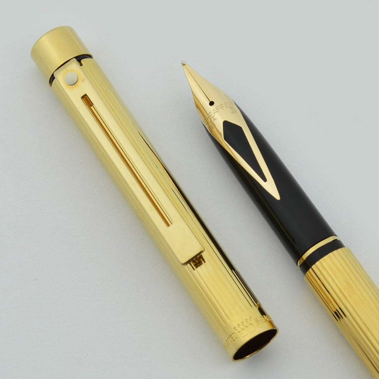 Sheaffer TARGA 1005S Slim Fountain Pen - Fluted Gold Plate, Medium 14k Nib (Mint, w Converter)