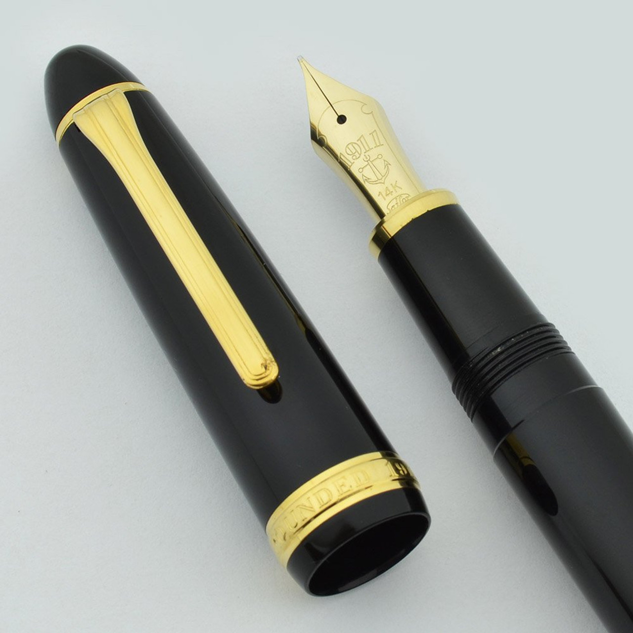Sailor 1911 Fountain Pen - Large Size, Black w Gold Trim, Fine 14k Nib (Near Mint, Works Well) Sailor 1911 Fountain Pen - Large Size, Black w Gold Trim, Fine 14k Nib (Near Mint, Works Well)