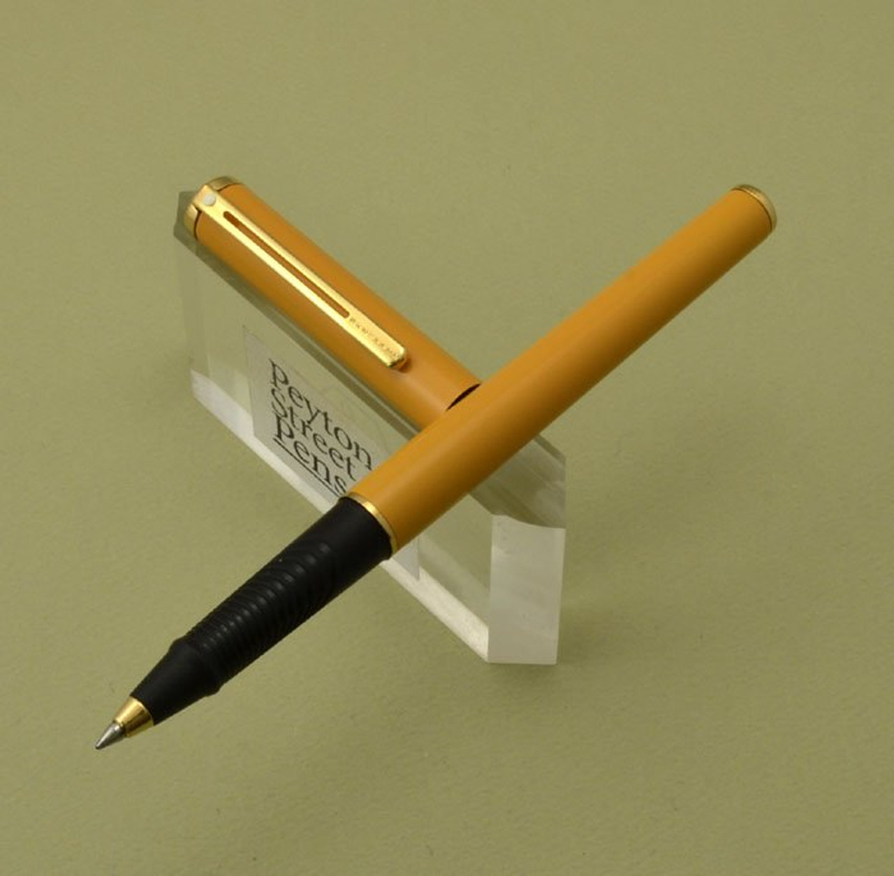 Sheaffer Agio Rollerball Pen - Butterscotch Lacquer, Gold Trim (Mint)