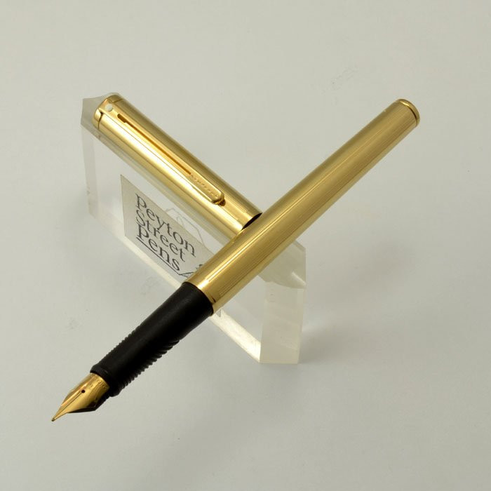 Sheaffer Agio Fountain Pen - Lined Gold Plate, Medium (Mint)