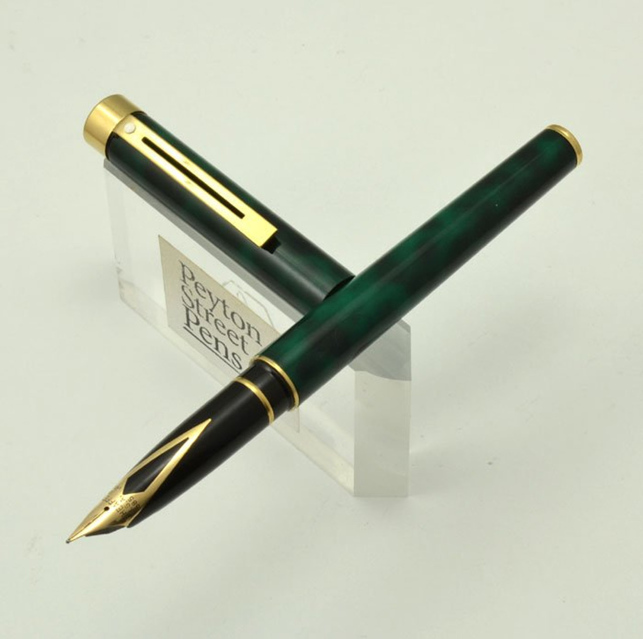 Sheaffer TARGA 1186  Fountain Pen - Green Marble, Medium (Excellent, Pre-Owned)