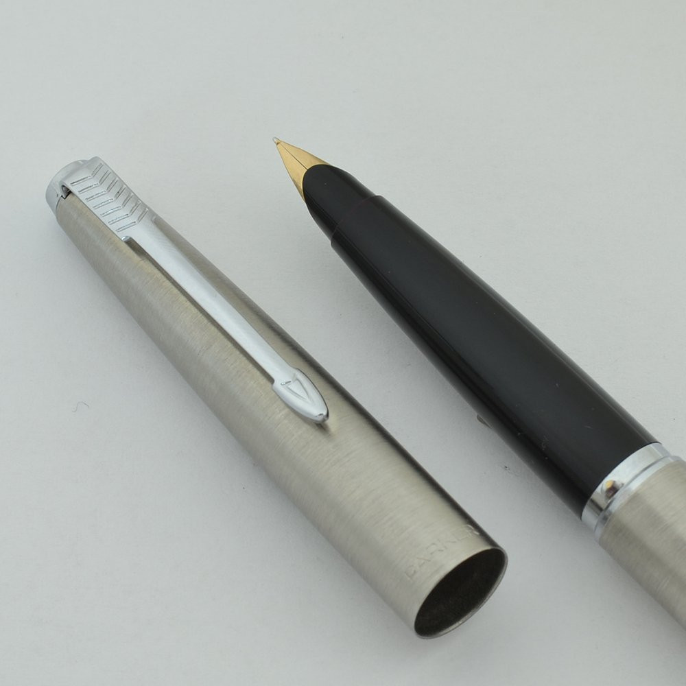 Parker 45 Flighter Fountain Pen - Chrome Trim, 14k Fine Nib (Excellent +, Works Well)