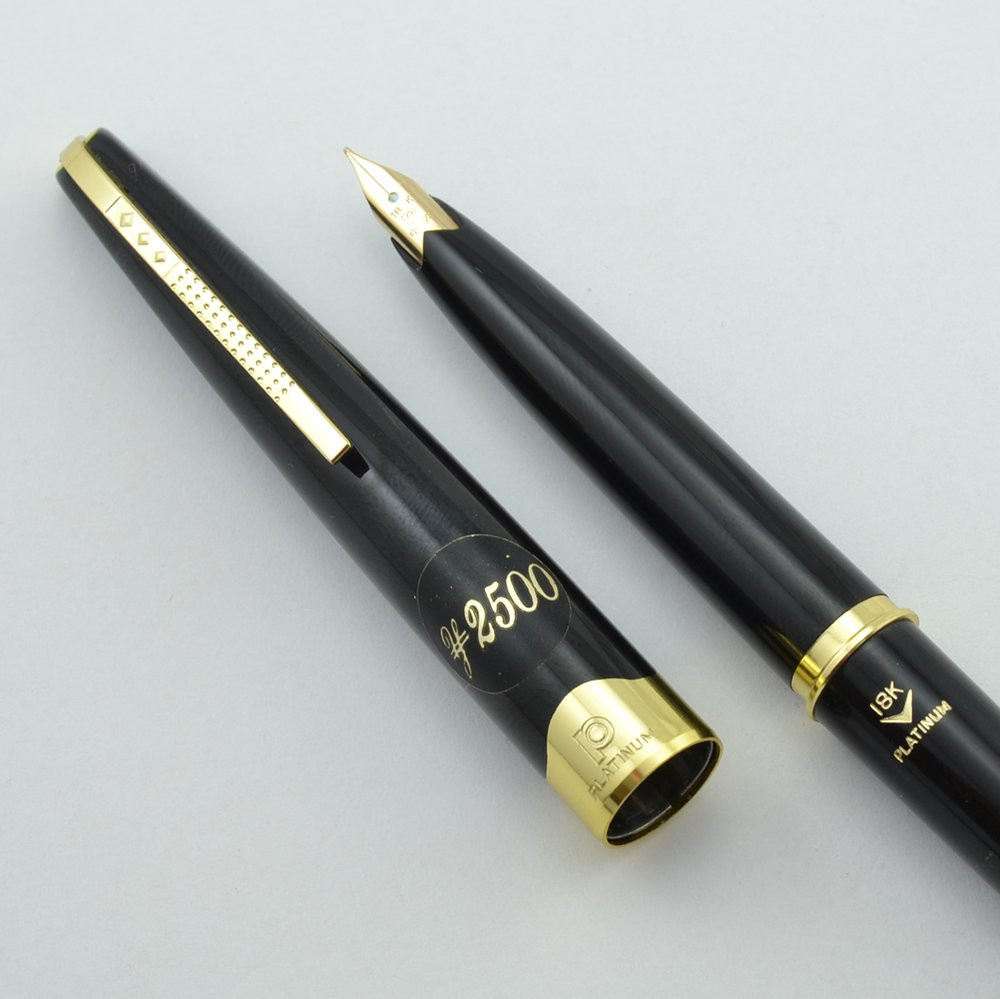 Platinum Pocket Fountain Pen PKB-2000 - 1970s, Black w Gold Trim