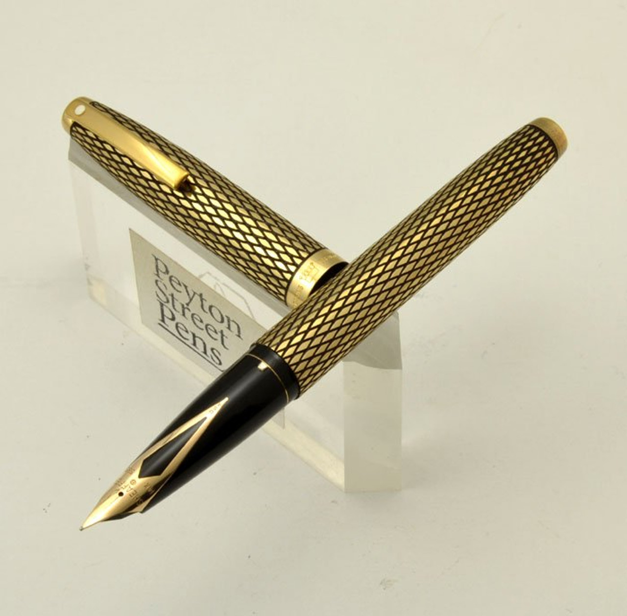Sheaffer Imperial Sovereign Fountain Pen - GF Diamond Design, Fine 14k Nib (Very Nice)