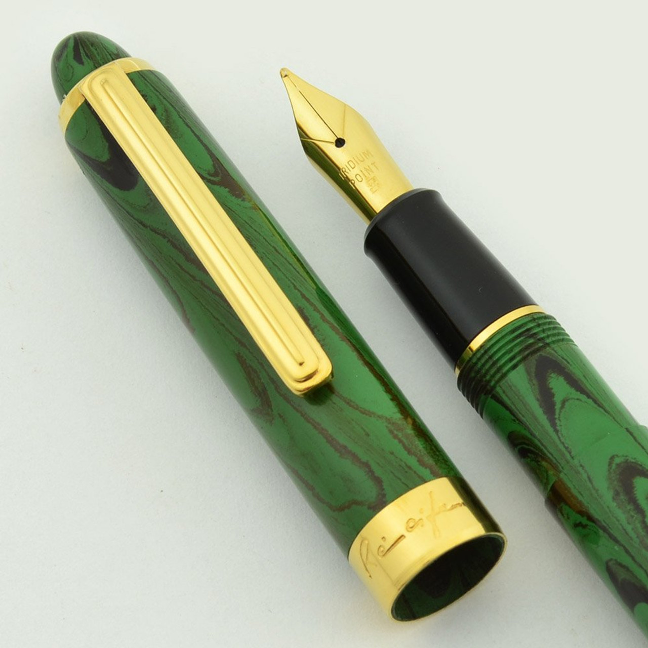 Recife Replica Junior Fountain Pen - Green Ripple Ebonite, Medium GP Nib (Near Mint in Box, Works Well)