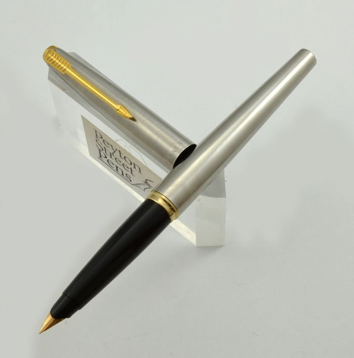 Parker 45 Flighter Fountain Pen - Gold Trim, 14k Fine Nib (Very Nice ...