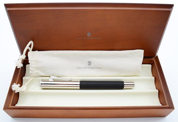 Graf von Faber-Castell Classic Fountain Pen - Ebony & Platinum