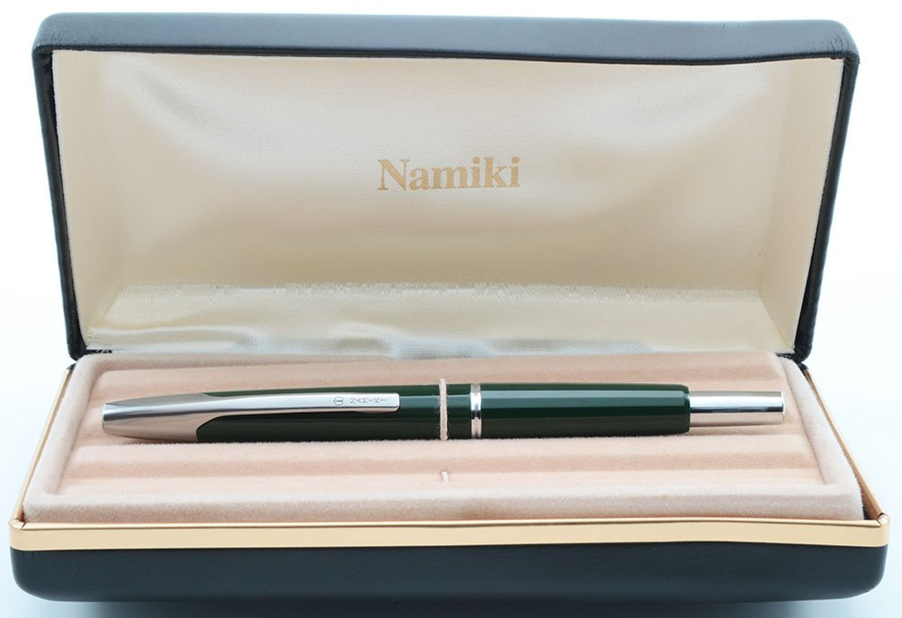 Pilot (Namiki) Vanishing Point Fountain Pen (1998) - Retired Faceted Green, Medium 14k Nib (Superior in Box, Works Well)