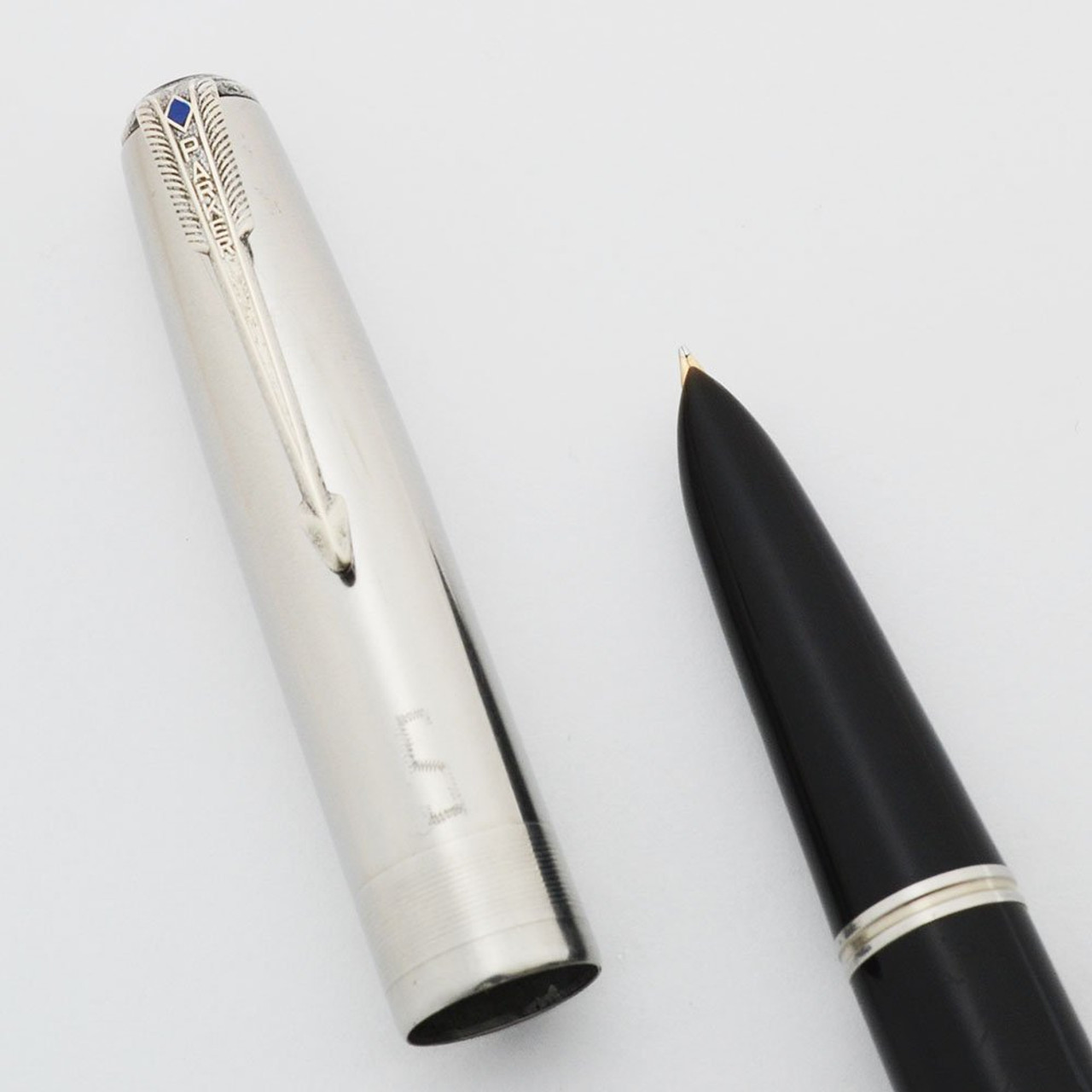 Parker 51 Vacumatic Fountain Pen (1947) - Jewelers Band Cap, Medium, Black (Very Nice, Restored)