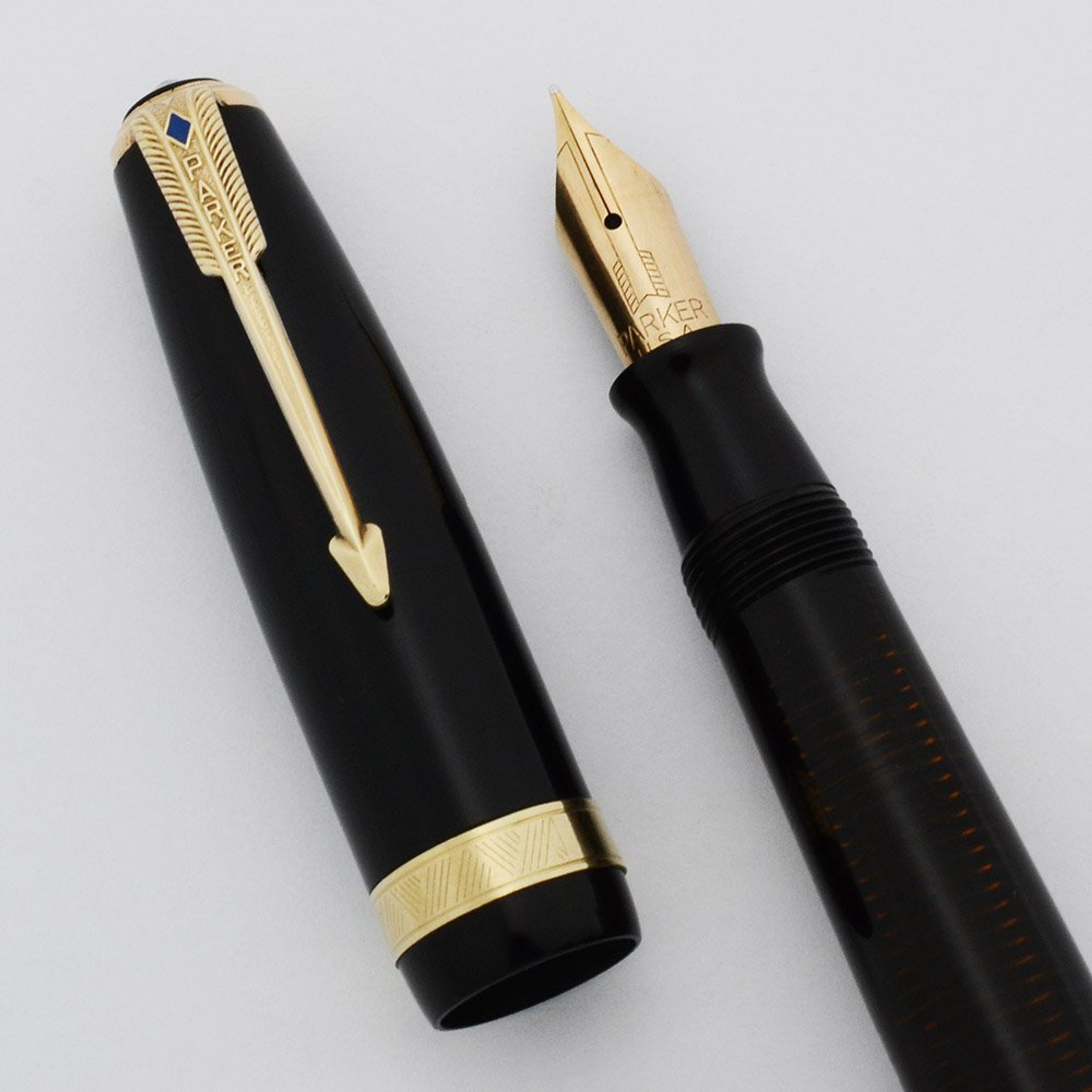 Parker Vacumatic Major Fountain Pen (1945) - Laminated Black, Medium Nib (Excellent +, Restored