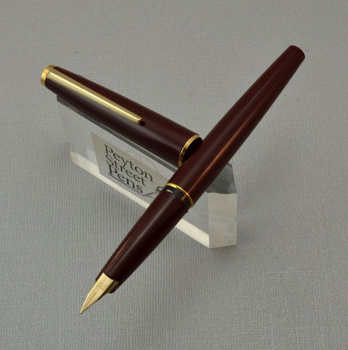Montblanc Vintage 320 Fountain Pen 1970s - Fine, Bordeaux, with Converter (Excellent) - Peyton