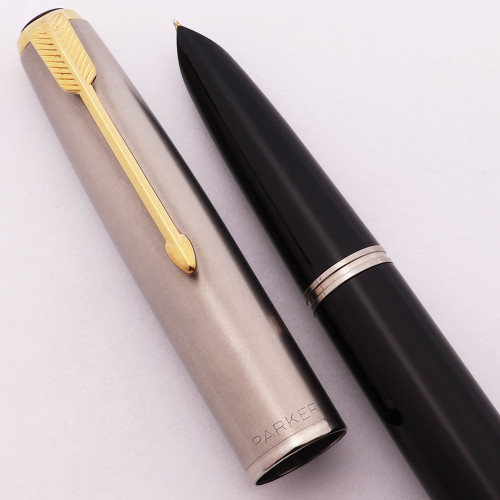 Parker 51 Aerometric Fountain Pen (Argentina) - Black w Lustraloy Steel Cap and Gold Clip, Fine Gold Nib (Excellent +, Works Well)