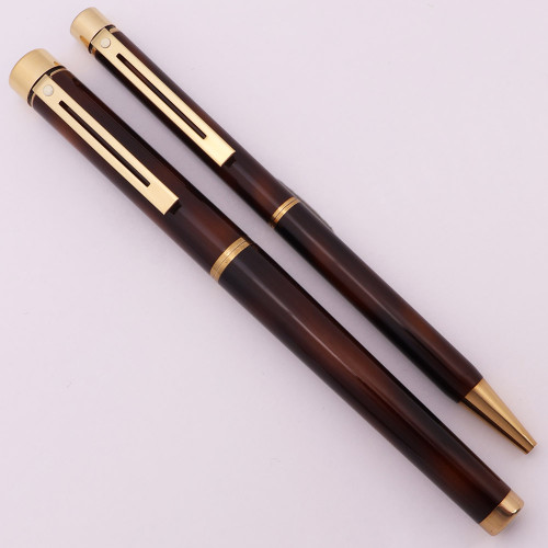 Sheaffer TARGA 1030 FP and BP Set (1978-94) - Laque Thuya Ronce, 14k Medium (Excellent +, Works Well) Sheaffer TARGA 1030 FP and BP Set (1978-94) - Laque Thuya Ronce, 14k Medium (Excellent +, Works Well)