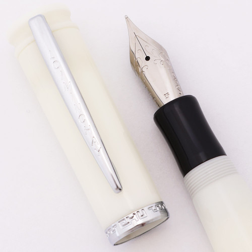 Loiminchay Mini Qian Long Fountain Pen (2008) - White, White Gold Plated Trim, Steel Nibs (New Old Stock) Loiminchay Mini Qian Long Fountain Pen (2008) - White, White Gold Plated Trim, Steel Nibs (New Old Stock)