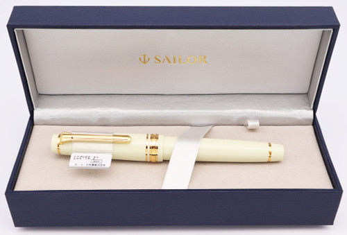 Sailor Pro Gear Fountain Pen - Wancher Exclusive, Ivory w GT, 21k Nib (New in Box) Sailor Pro Gear Fountain Pen - Wancher Exclusive, Ivory w GT, 21k Nib (New in Box)