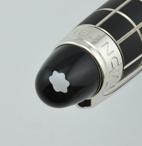 Montblanc Rubber Starwalker Grid Fountain Pen - Chatterley