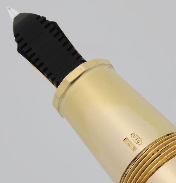 Omas Paragon Fountain Pen - Black w Gold Trim, 18k Fine, Piston Fill (Near  Mint in Box, Works Well) - Peyton Street Pens