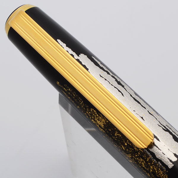 Platinum Kanazawa Leaf Fountain Pen - Red Mt. Fuji Maki-e, Gold