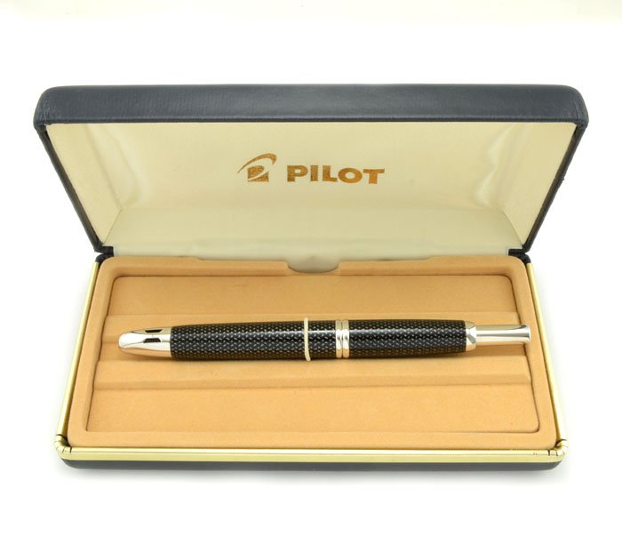 Pilot Vanishing Point Black Carbonesque Fountain Pen - Medium