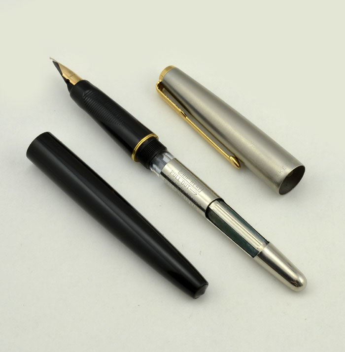 FOUNTAIN PENS VINTAGE AND MODERN・パーカー Fountain Pens: Vintage and Modern: Lambrou, Andreas