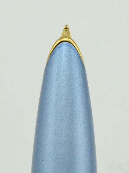 Parker 100 Fountain Pen - Diamond Blue w Gold Cap, Fine 18k (Near