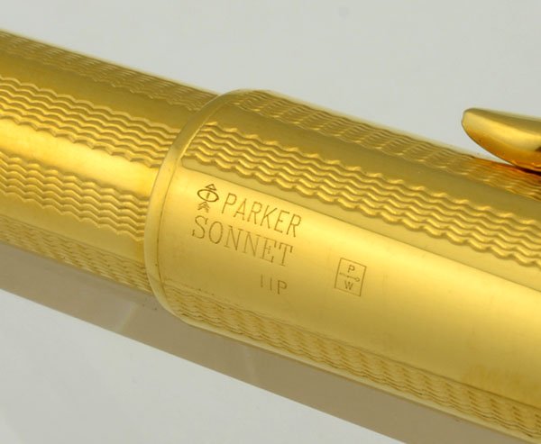 Parker Sonnet Cascade Gold Fountain Pen - Medium 18k Nib