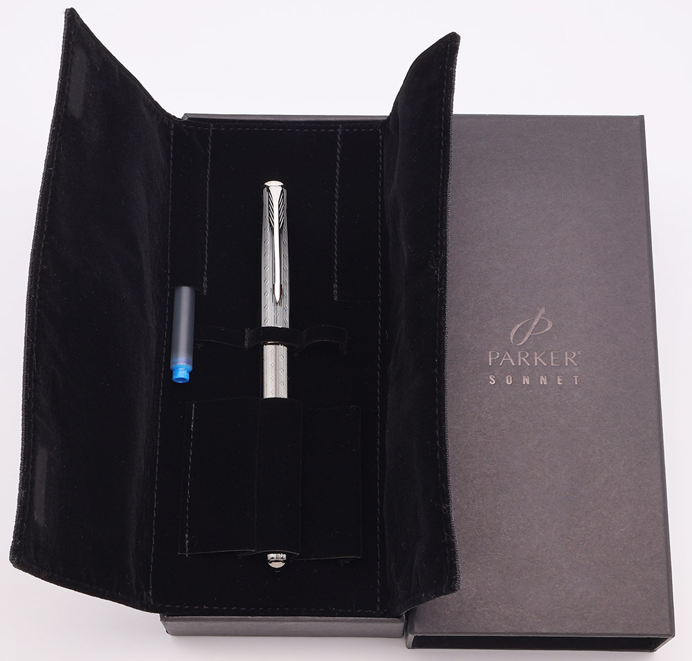 Parker SONNET Fountain Pen (2007) - Chiseled Carbon, C/C, Fine 18k
