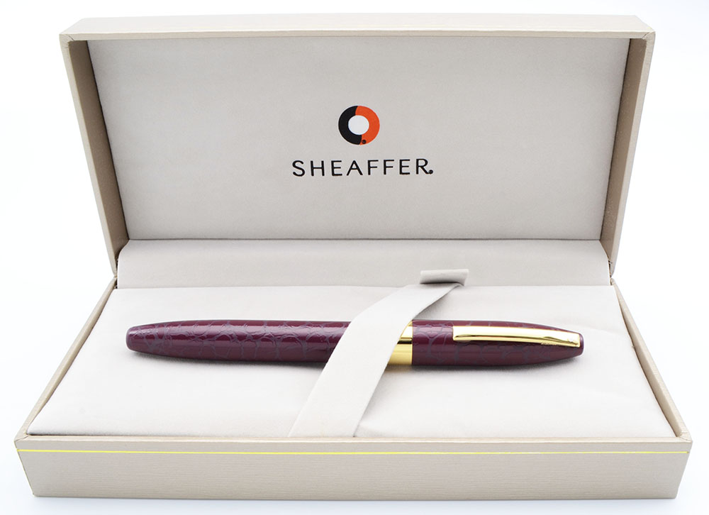 Sheaffer Legacy Heritage Green Lacquer Brushed 22K Gold Trim Fountain Pen  Medium Nib